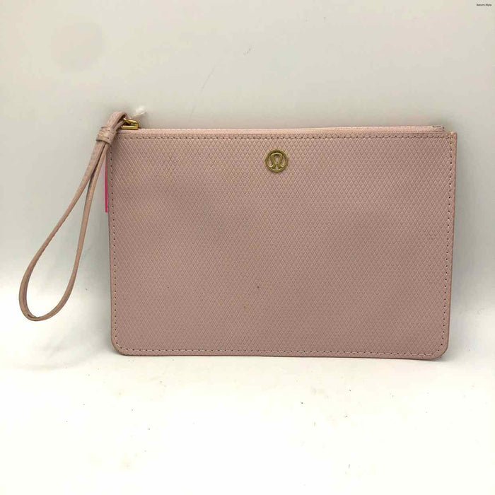 LULULEMON Lt Pink Goldtone Pre Loved Textured Zip Up Wristlet Purse