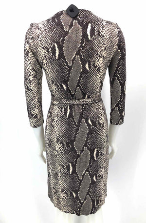 DVF - DIANE VON FURSTENBERG Gray White Silk Jersey Reptile Wrap Dress