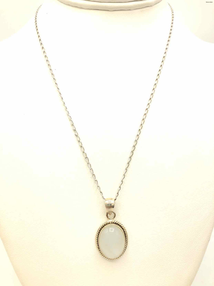 Sterling Silver Moonstone Oval 18" SS Pend on Chain