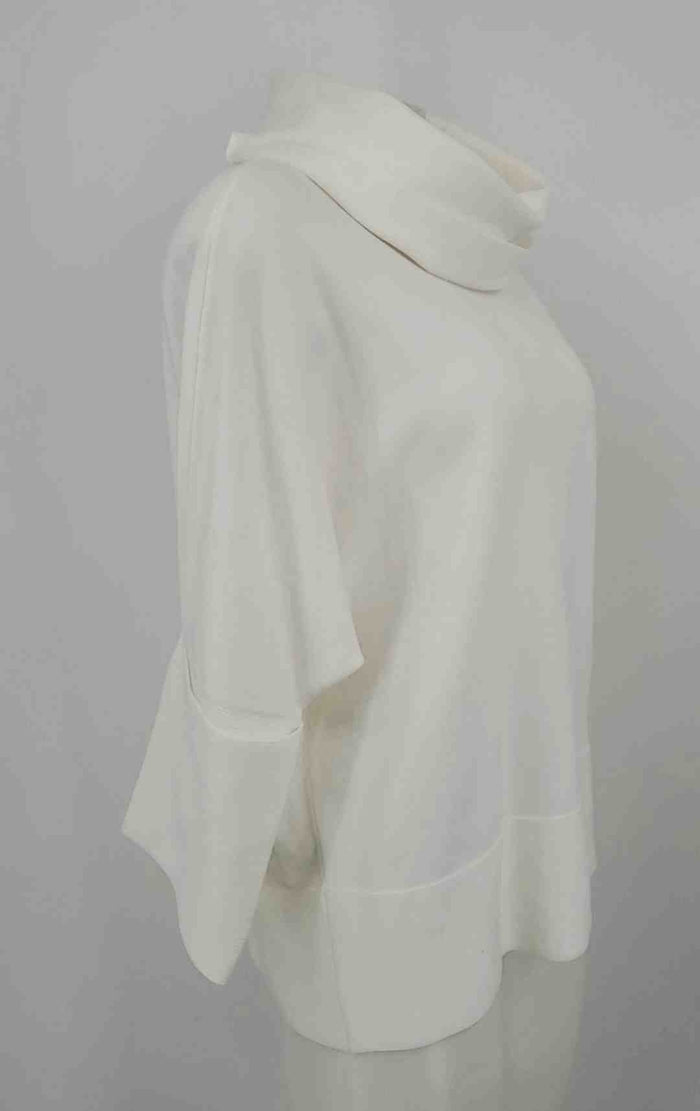 JOSEPH RIBKOFF White Knit 3/4 Sleeve Size MEDIUM (M) Sweater