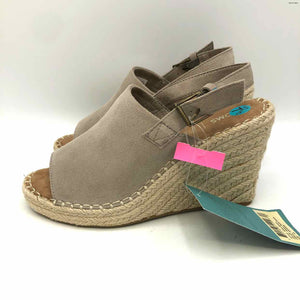 TOMS Beige Cream Wedge Shoe Size 7-1/2 Shoes