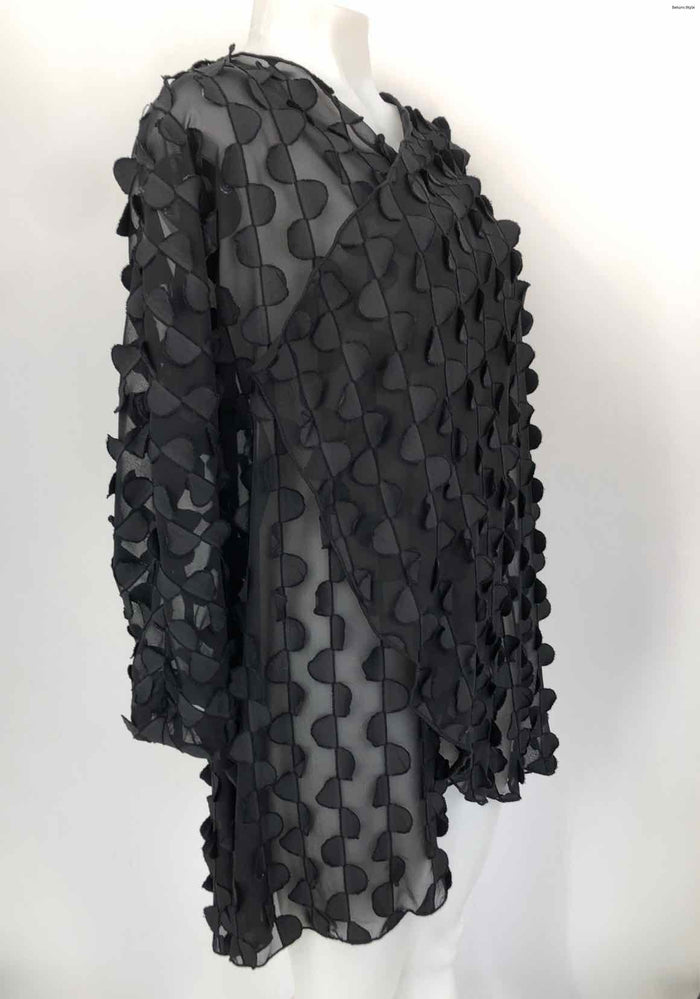 JOSEPH RIBKOFF Black Textured Wrap Size 8  (M) Top