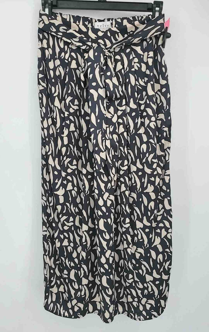 VELVET by GRAHAM & SPENCER Navy Cream Made in USA Print Midi Length Skirt