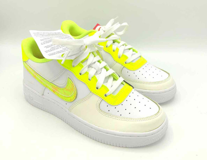 NIKE White Neon Yellow Sneaker Shoe Size 37.5 US 7 Shoes ReturnStyle