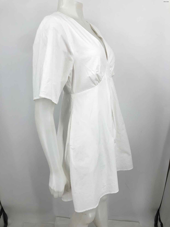 WAYF White Short Sleeves Size MEDIUM (M) Dress – ReturnStyle
