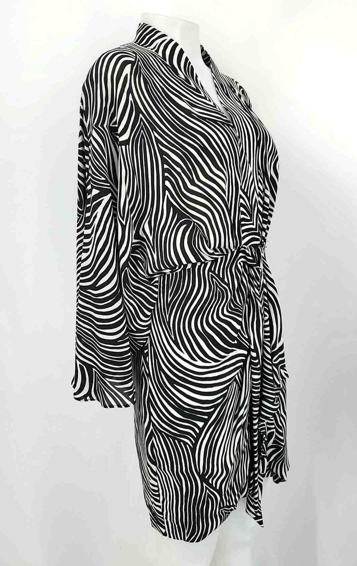 BAILEY 44 Off White Black Zebra V-Neck Size SMALL (S) Dress
