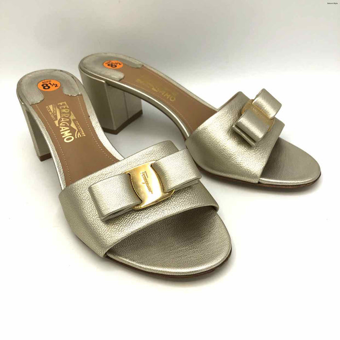 FERRAGAMO Pale Gold Gold Leather Made in Italy 2.25" Chunky Heel Shoes