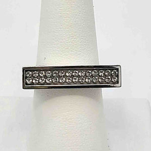 Silvertone Stainless Steel Crystal Pre Loved Ring Sz 8