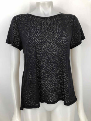 LULULEMON Black Animal Print Short Sleeves Size 6  (S) Activewear Top