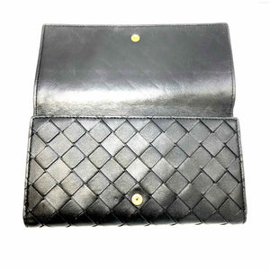 BOTTEGA VENETA Black Leather Pre Loved Intrecciato Tri fold Wallet