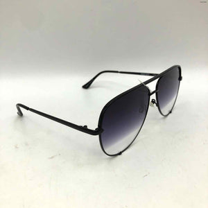 QUAY Black Pre Loved Mirrored Aviator Sunglasses w/case
