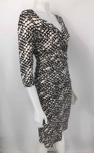 DVF - DIANE VON FURSTENBERG Black White Print 3/4 Sleeve Size 8  (M) Dress