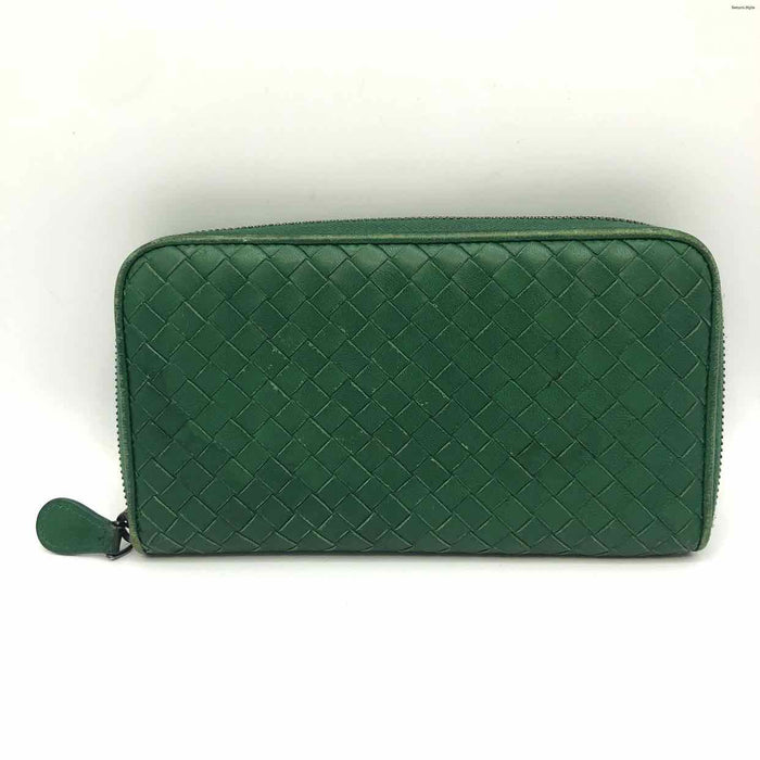BOTTEGA VENETA Green Leather Pre Loved AS IS Intrecciato Zip Around Wallet