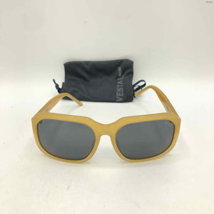 VESTAL Tan Sunglasses w/case