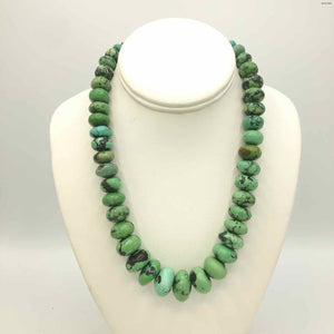 Green Stone Beads Pre Loved Necklace