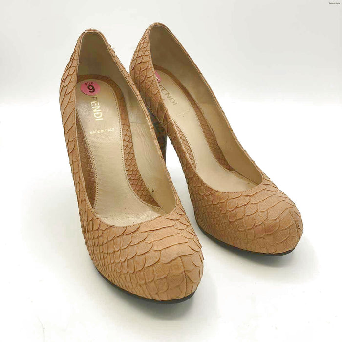 FENDI Beige Made in Italy Monogram Trim Shoe Size 39.5 US: 9 Shoes