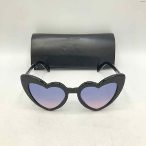 YSL - YVES ST LAURENT Black Pre Loved Heart Sunglasses w/case