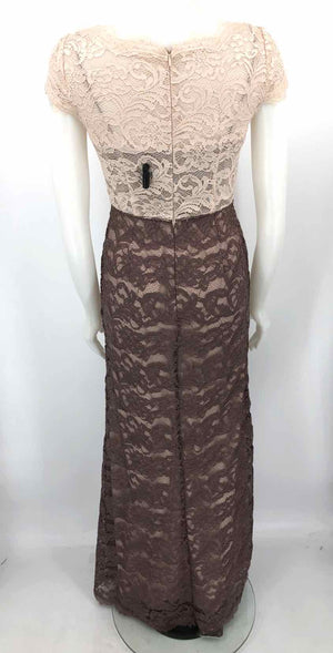 ADRIANNA PAPELL Cream Taupe Lace Evening Gown Size 2  (XS) Dress