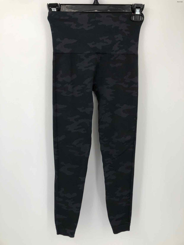 SPANX Black Camouflage Legging Size X-SMALL Activewear Bottoms