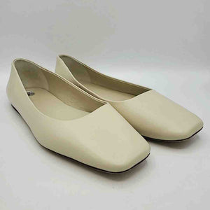 VINCE Beige Leather Flats Shoe Size 9-1/2 Shoes