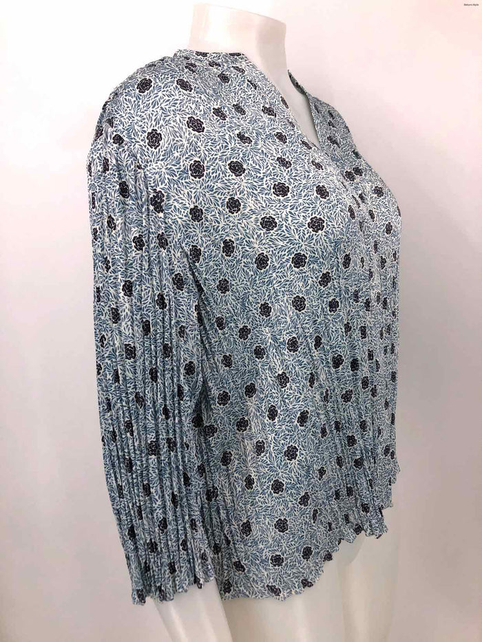 VINCE Lt Blue White & Navy Crinkle Floral Longsleeve Size X-SMALL Top