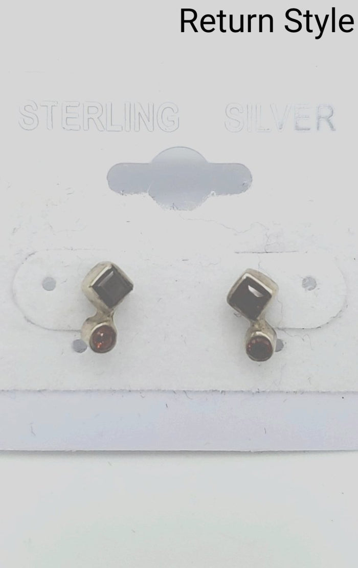 Sterling Silver Garnet Studs Ear SS Gar