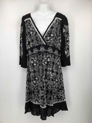 VANESSA VIRGINIA Black White Embroidered 3/4 Sleeve Size 10 (M) Dress - ReturnStyle